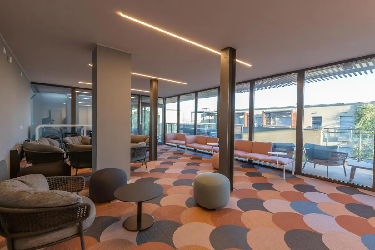 Aurealiving - Sage Luxury Apt With Air Conditioning, Fast Wifi And Free Gym Rome 0*,