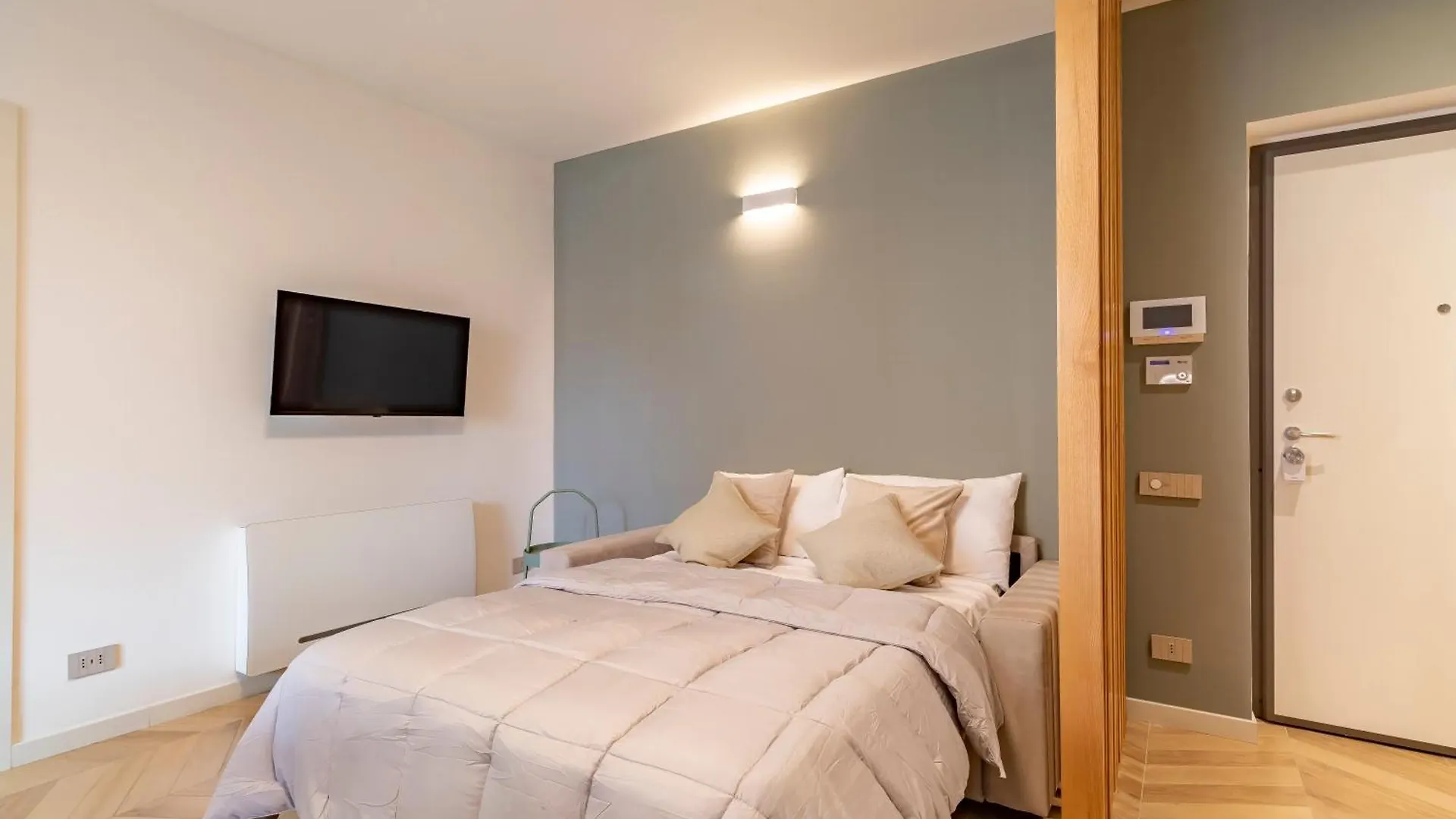 Aurealiving - Sage Luxury Apt With Air Conditioning, Fast Wifi And Free Gym Rome 0*,  Italy