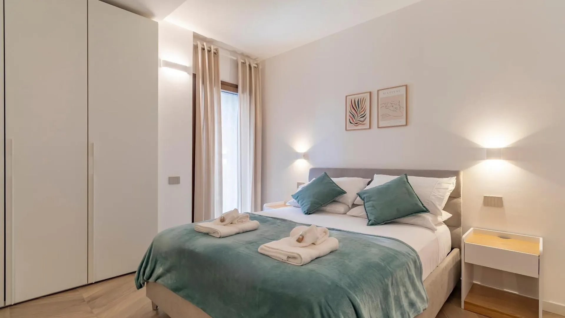 Aurealiving - Sage Luxury Apt With Air Conditioning, Fast Wifi And Free Gym Rome Apartment