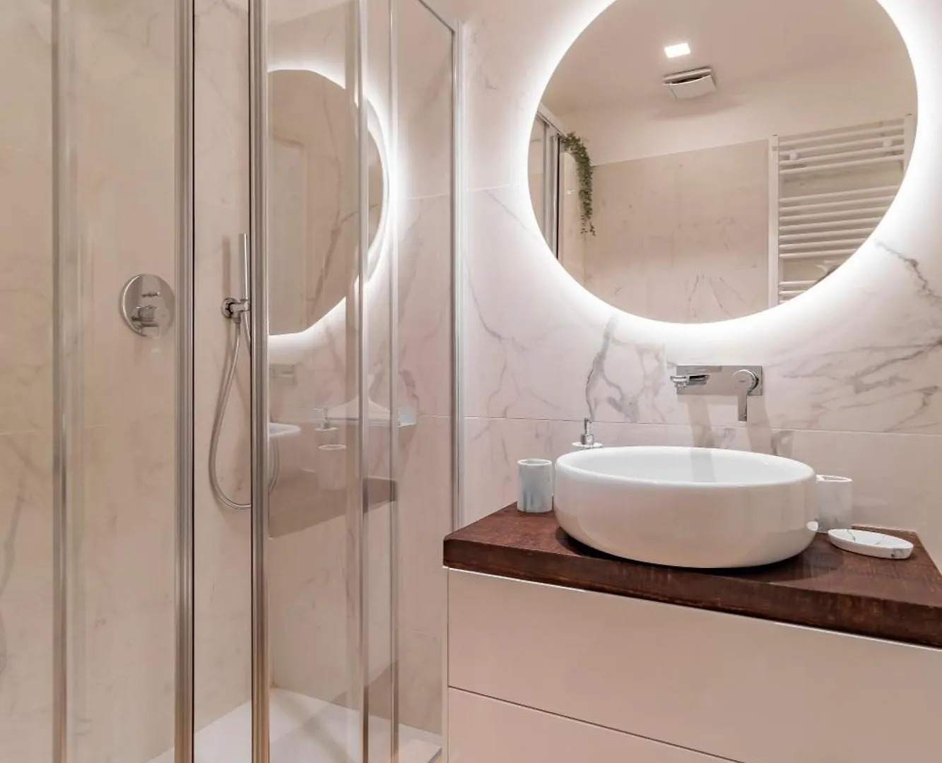 Aurealiving - Sage Luxury Apt With Air Conditioning, Fast Wifi And Free Gym Rome Apartment