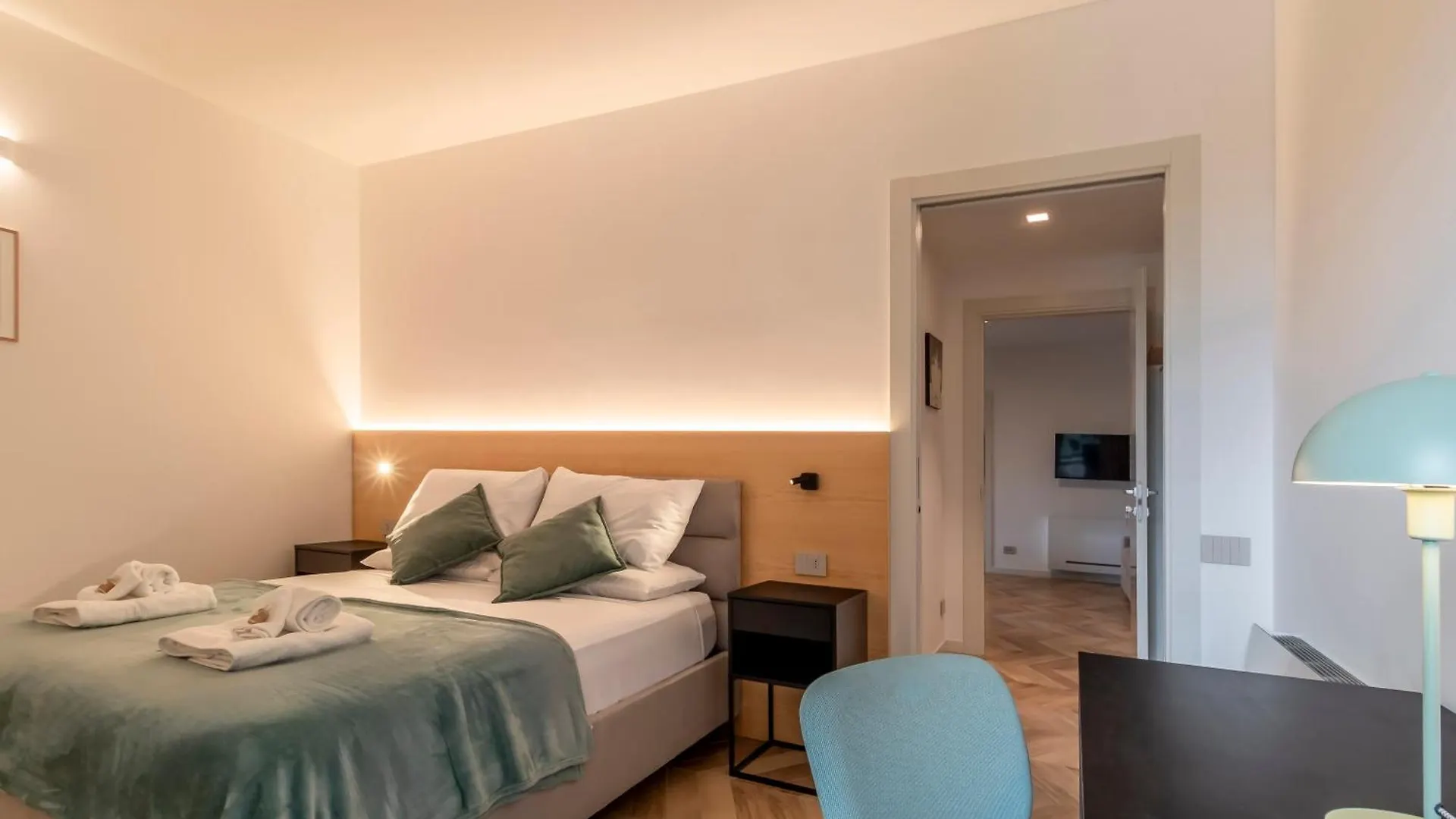 Aurealiving - Sage Luxury Apt With Air Conditioning, Fast Wifi And Free Gym Rome 0*,  Italy