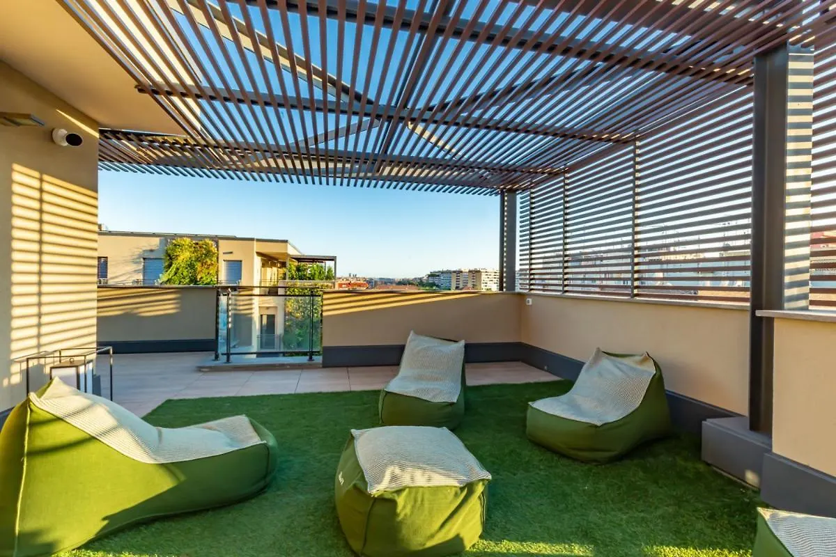Aurealiving - Sage Luxury Apt With Air Conditioning, Fast Wifi And Free Gym Rom Apartment
