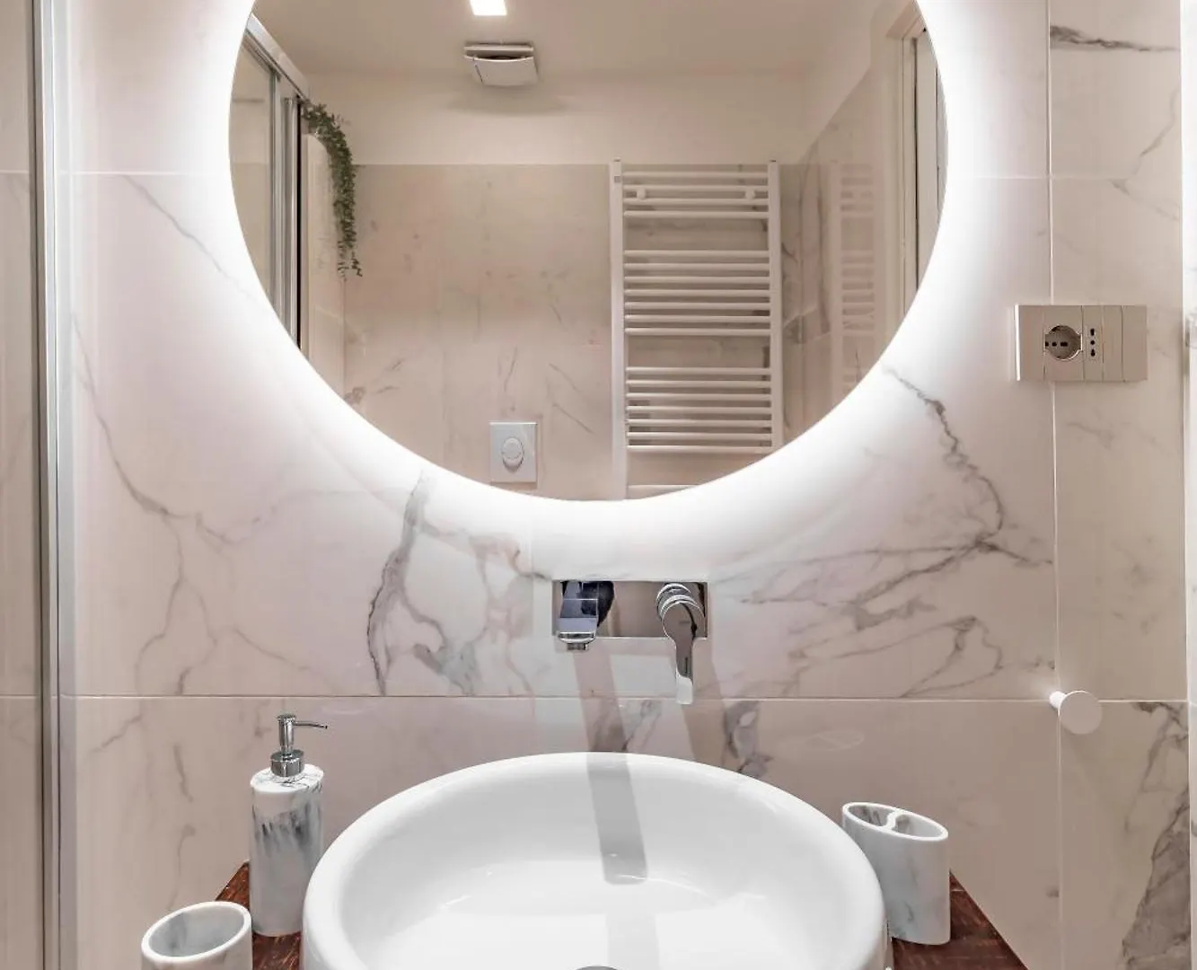 Aurealiving - Sage Luxury Apt With Air Conditioning, Fast Wifi And Free Gym Rom 0*,